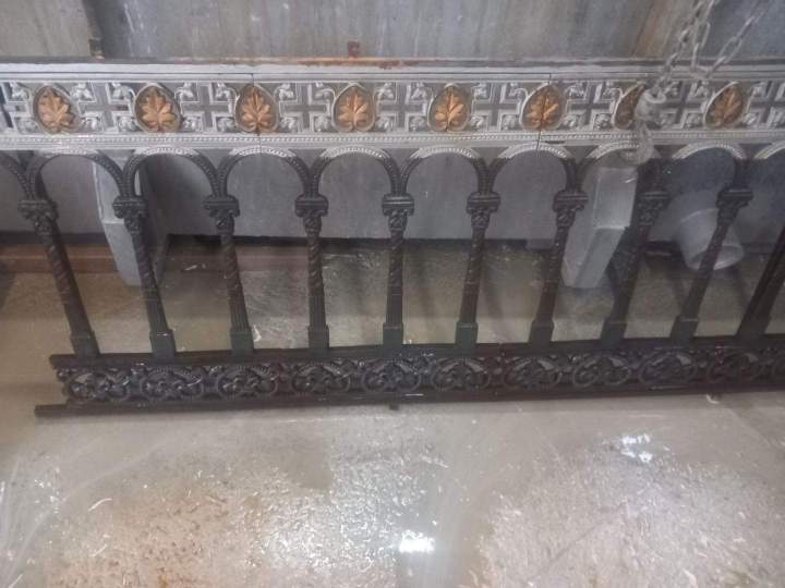 Balustrade en métal nettoyée Le Vigan